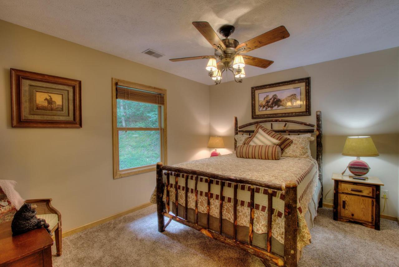 Gorgeous "Country Roads" By Honeybearcabins 4Br 4Ba, Next To Pool, Easy Drive, Main Strip Location! بيدجن فورج المظهر الخارجي الصورة
