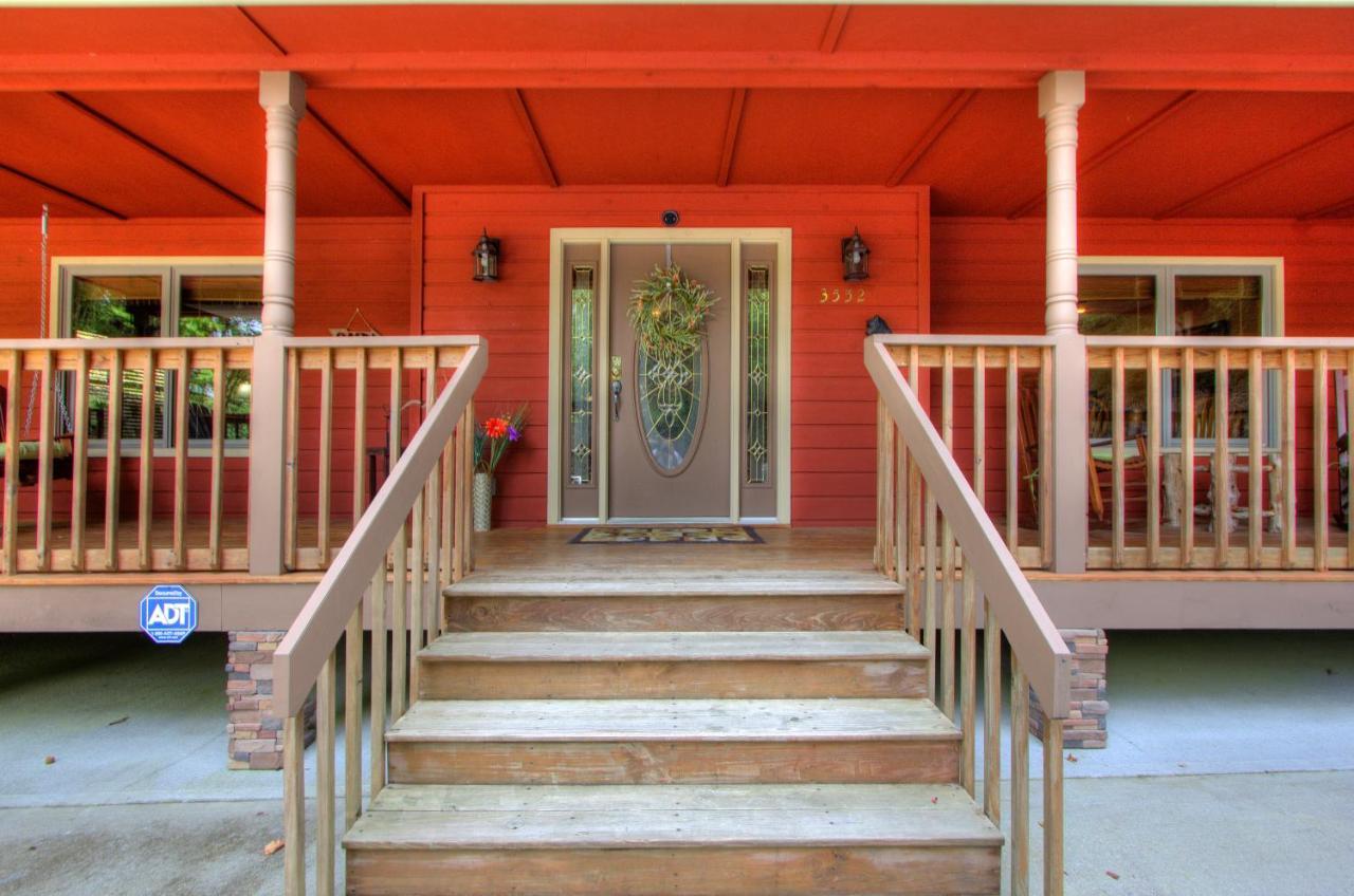 Gorgeous "Country Roads" By Honeybearcabins 4Br 4Ba, Next To Pool, Easy Drive, Main Strip Location! بيدجن فورج المظهر الخارجي الصورة