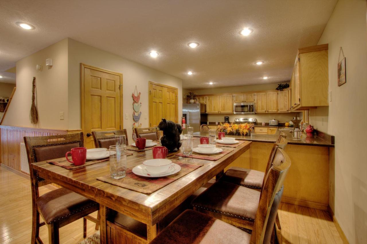 Gorgeous "Country Roads" By Honeybearcabins 4Br 4Ba, Next To Pool, Easy Drive, Main Strip Location! بيدجن فورج المظهر الخارجي الصورة