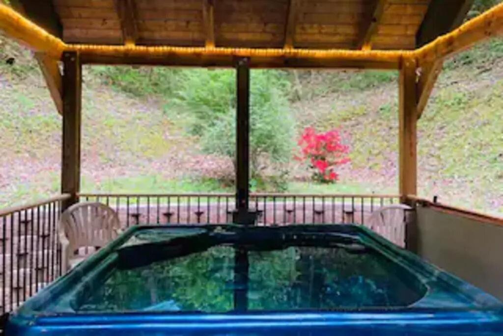 Gorgeous "Country Roads" By Honeybearcabins 4Br 4Ba, Next To Pool, Easy Drive, Main Strip Location! بيدجن فورج المظهر الخارجي الصورة